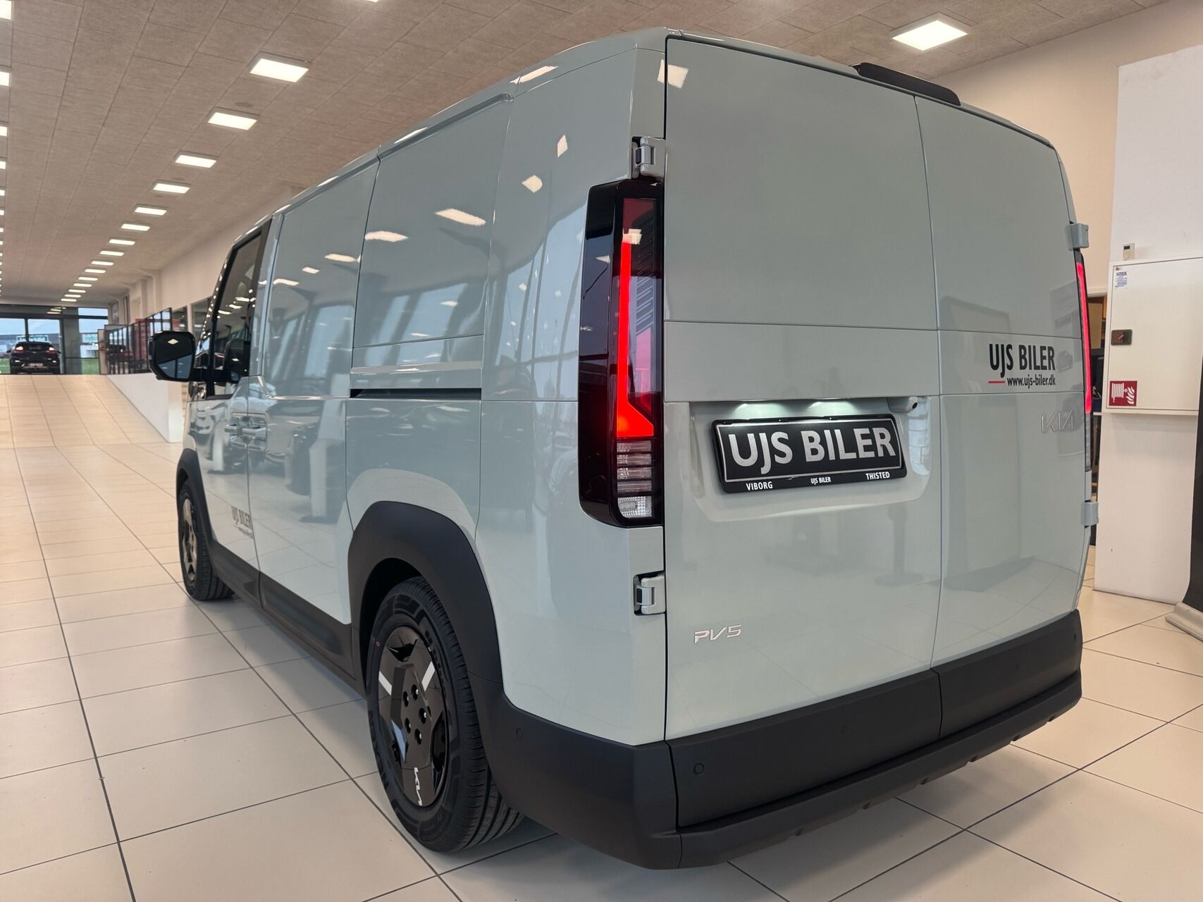 Billede af Kia PV5 Cargo L2H1 EL Long Range Work Pro 163HK Van Aut.