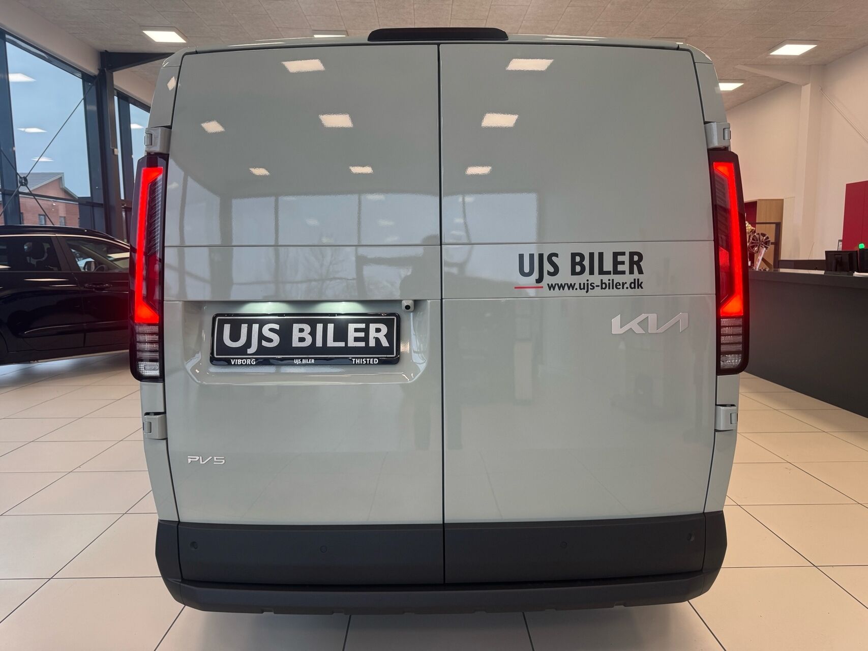 Billede af Kia PV5 Cargo L2H1 EL Long Range Work Pro 163HK Van Aut.