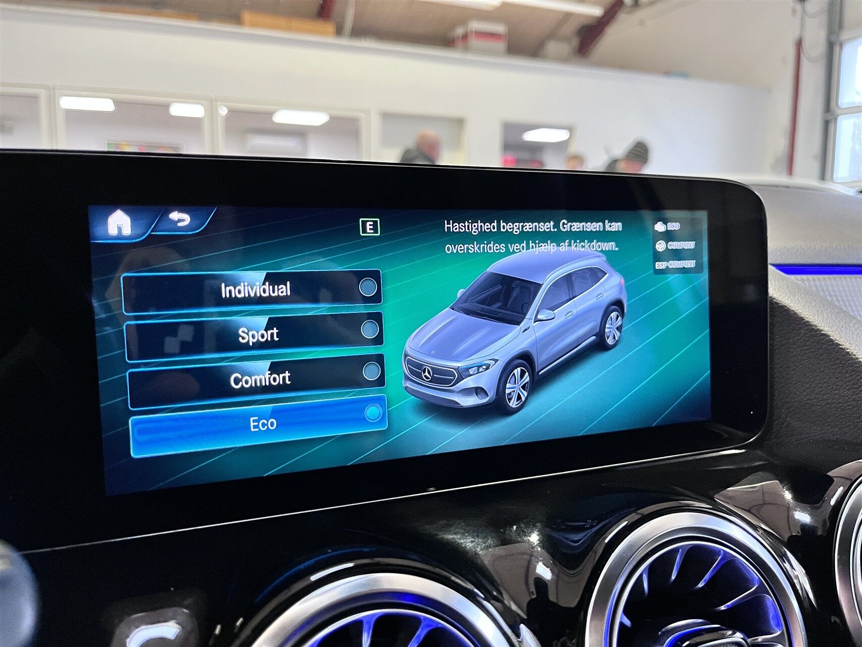 Billede af Mercedes-Benz EQA 250 EL 190HK 5d Aut.