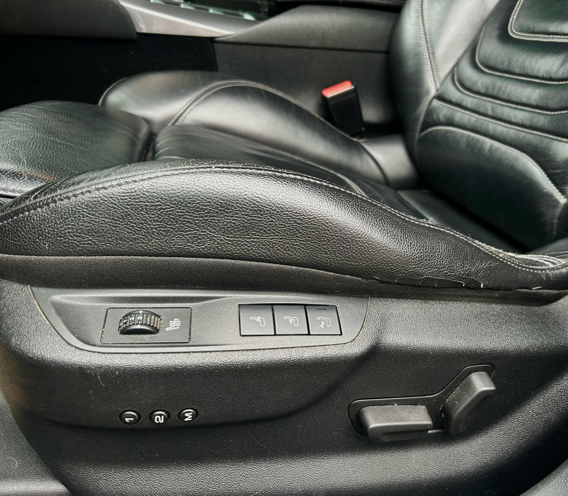 Billede af Citroën DS5 1,6 e-HDi Design E6G 110HK 5d 6g Aut.