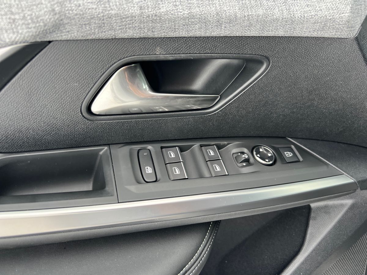 Billede af Peugeot e-3008 EL GT Pack 210HK 5d Aut.