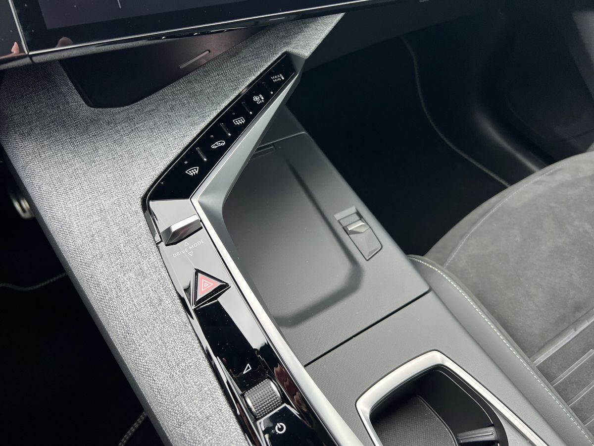 Billede af Peugeot e-3008 EL GT Pack 210HK 5d Aut.