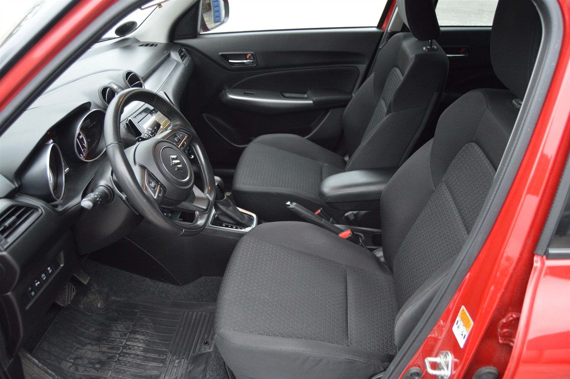 Billede af Suzuki Swift 1,2 Dualjet  Mild hybrid Exclusive AEB CVT 83HK 5d Trinl. Gear