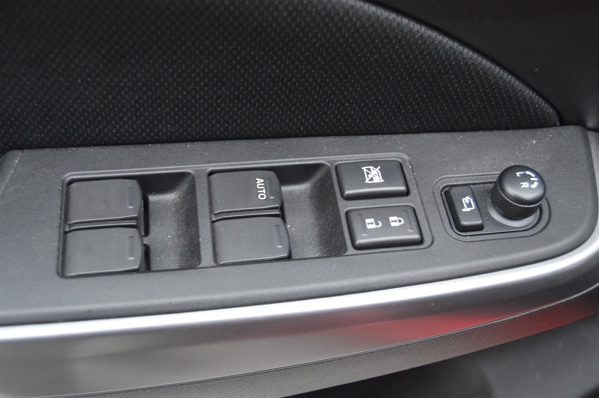 Billede af Suzuki Swift 1,2 Dualjet  Mild hybrid Exclusive AEB CVT 83HK 5d Trinl. Gear