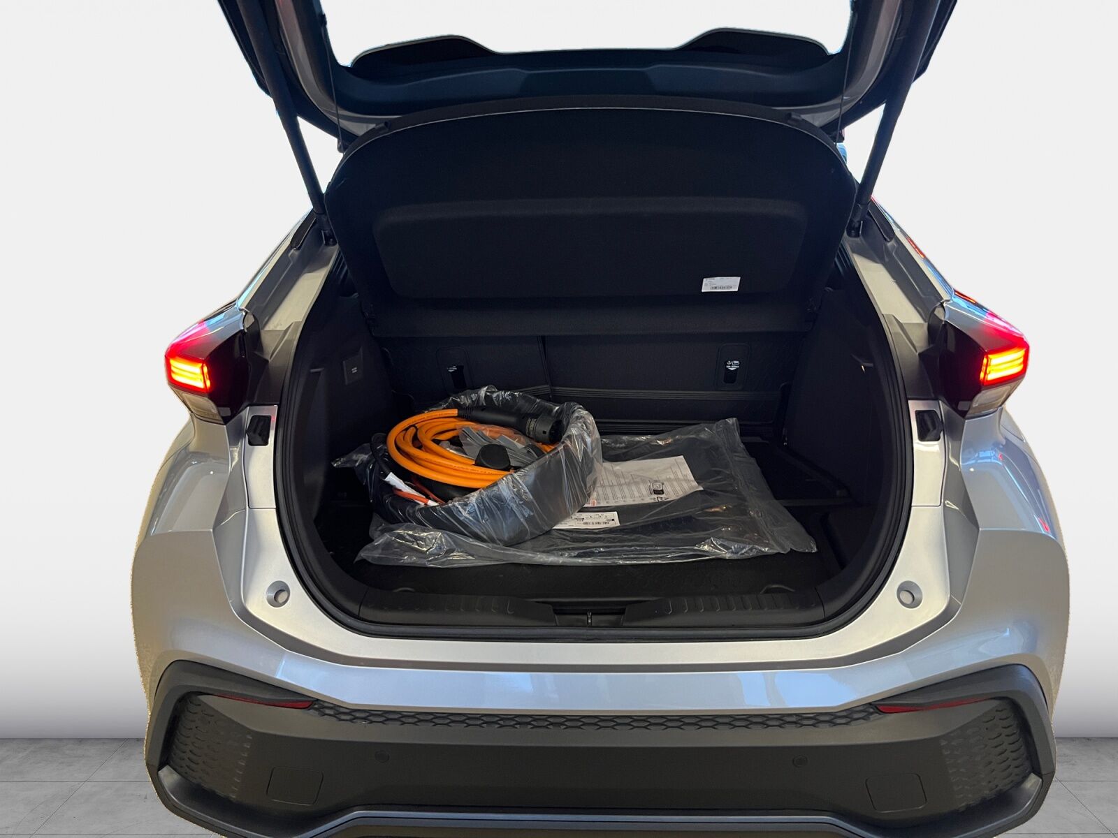 Billede af Toyota C-HR 2,0 Plugin-hybrid Style Smart E-CVT 223HK 5d Trinl. Gear