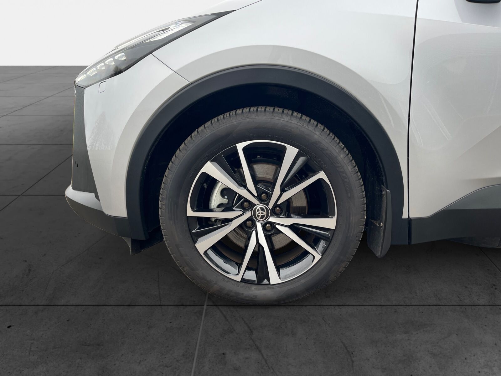 Billede af Toyota C-HR 2,0 Plugin-hybrid Style Smart E-CVT 223HK 5d Trinl. Gear