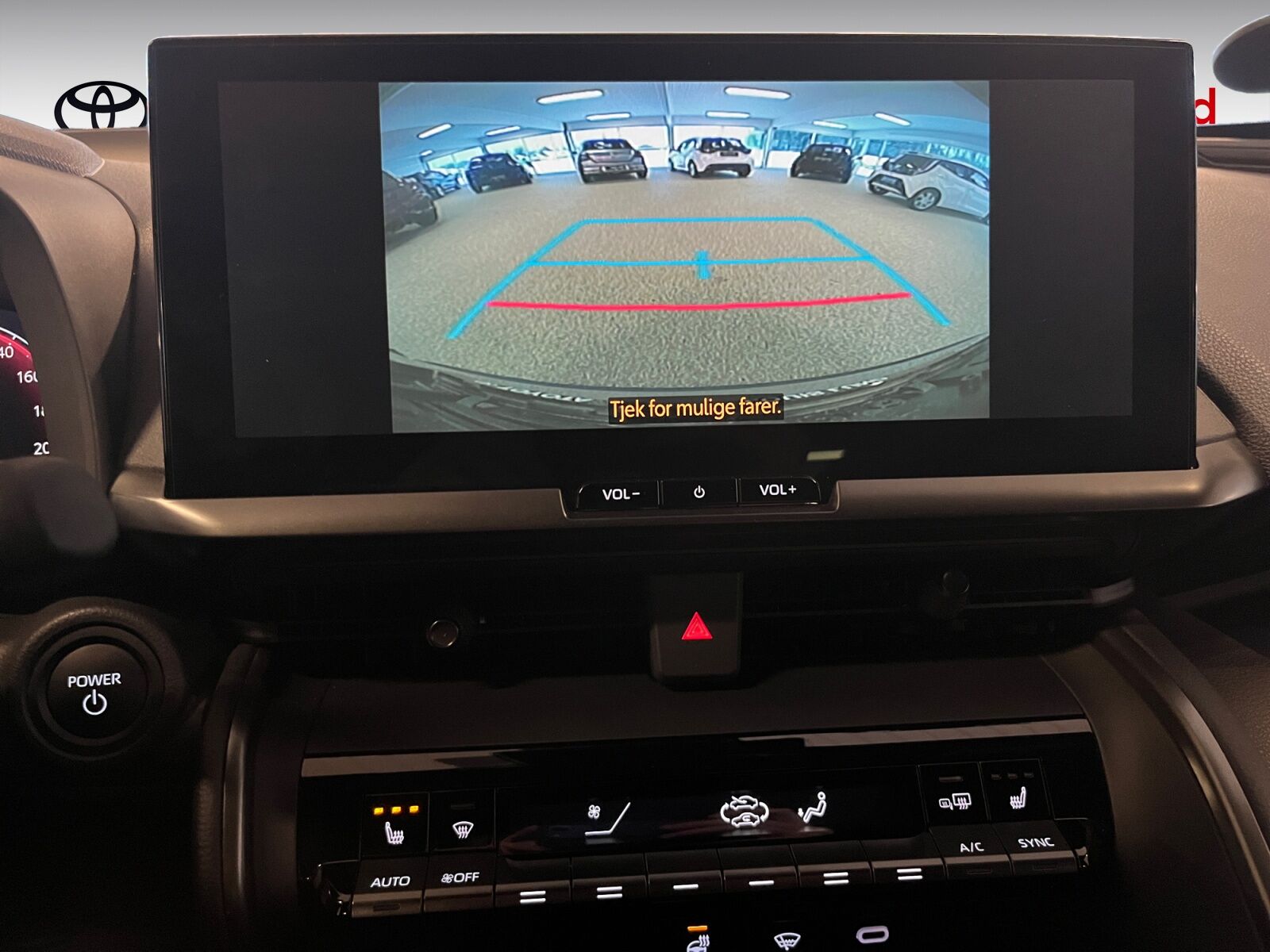 Billede af Toyota C-HR 2,0 Plugin-hybrid Style Smart E-CVT 223HK 5d Trinl. Gear