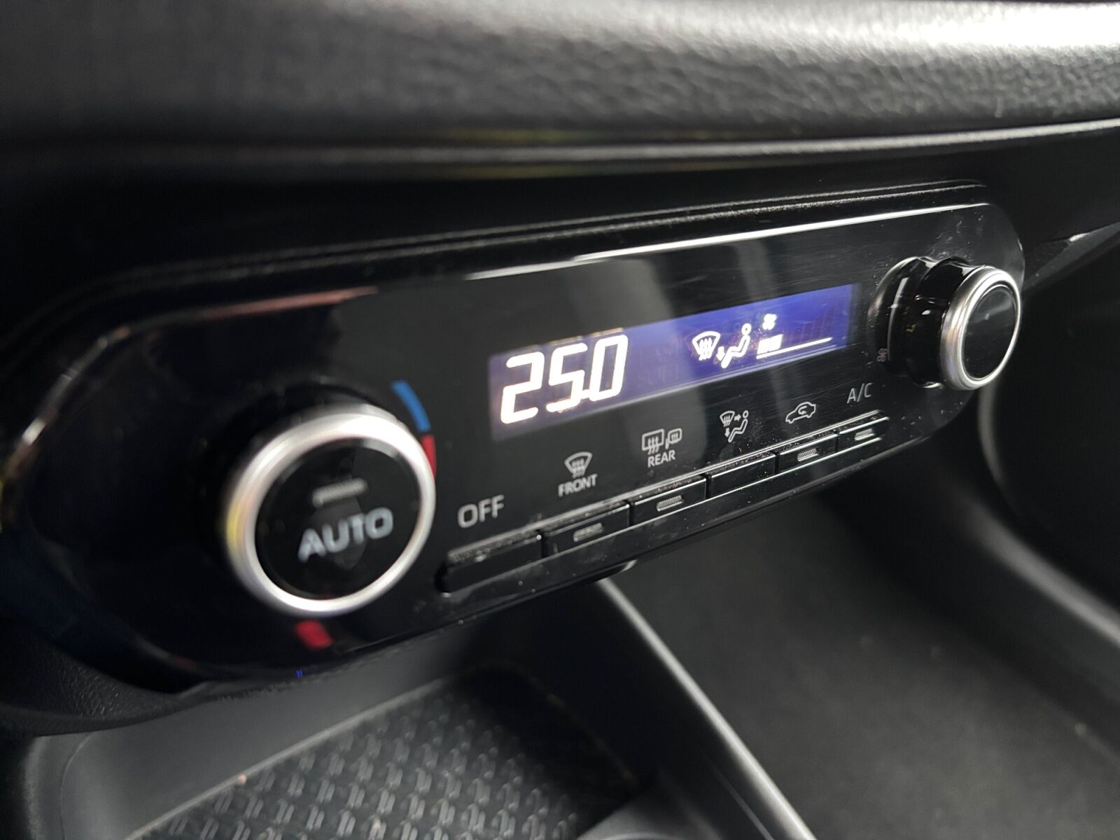 Billede af Toyota Aygo X 1,0 VVT-I Active 72HK 5d Aut.