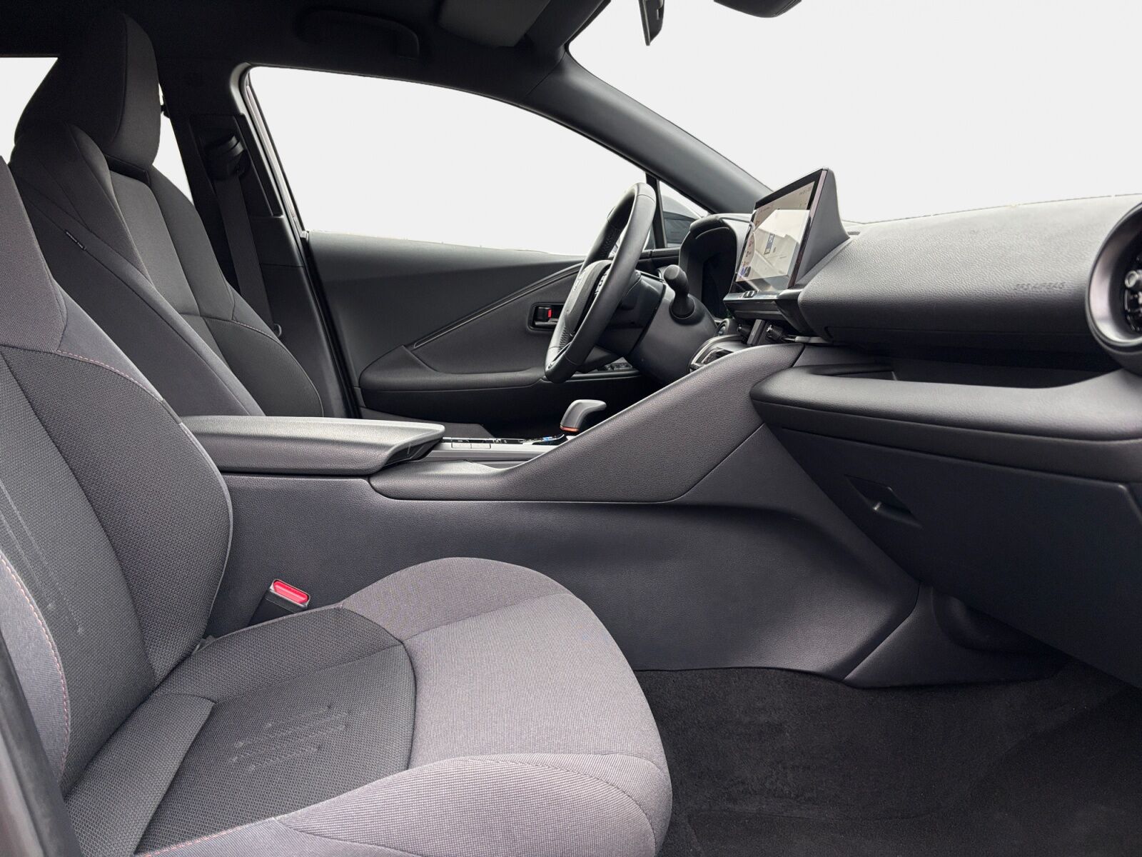 Billede af Toyota C-HR 2,0 Plugin-hybrid Style Smart Bi-tone E-CVT 223HK 5d Trinl. Gear