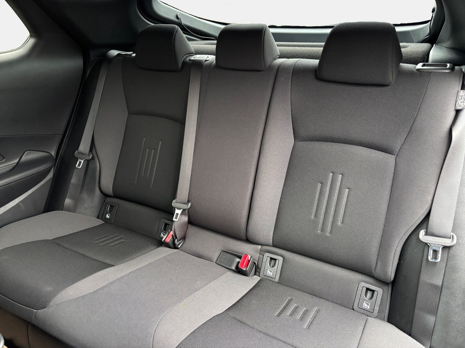 Billede af Toyota C-HR 2,0 Plugin-hybrid Style Smart Bi-tone E-CVT 223HK 5d Trinl. Gear