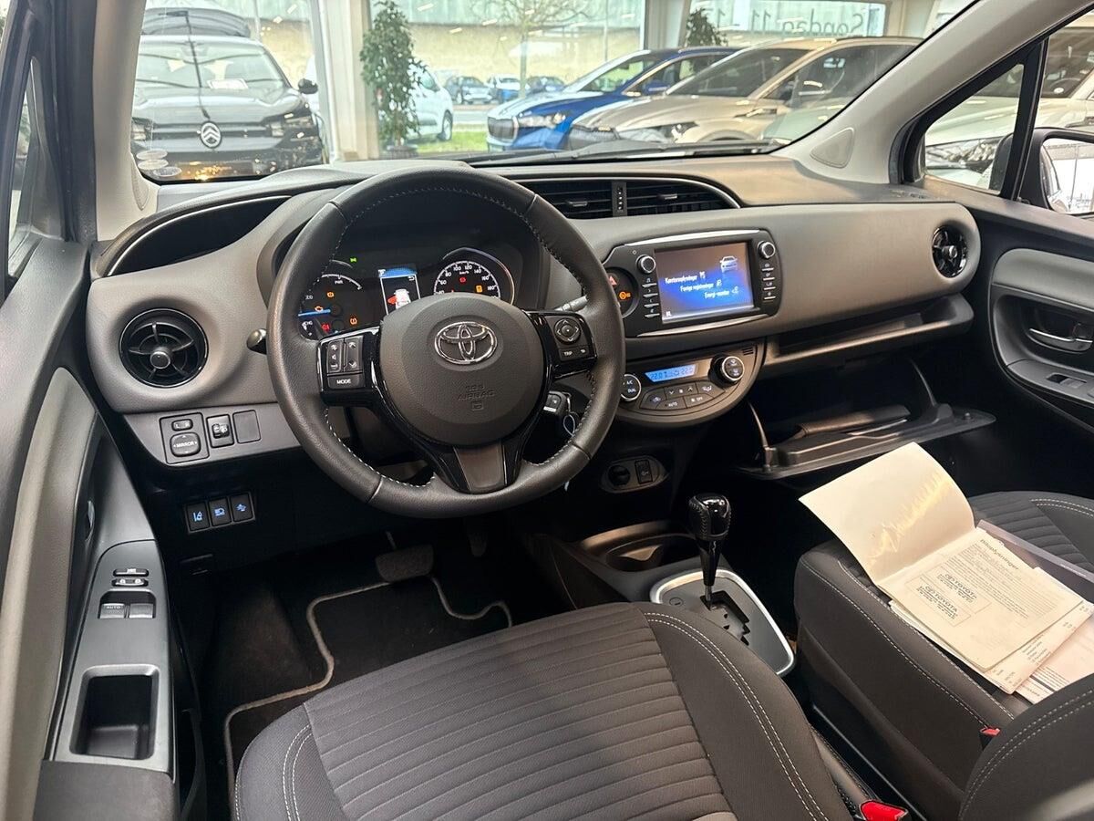 Billede af Toyota Yaris 1,5 Hybrid H2 E-CVT 100HK 5d Trinl. Gear