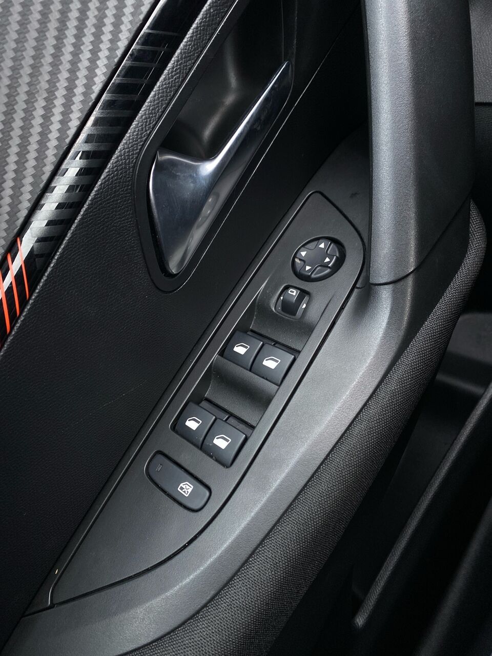 Billede af Peugeot e-2008 EL Allure 136HK 5d Aut.