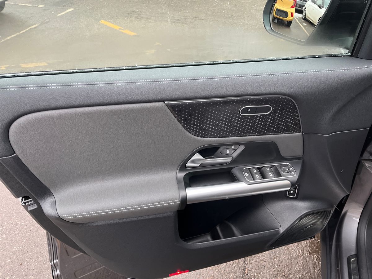 Billede af Mercedes-Benz EQA 350 EL 4Matic 292HK 5d Aut.