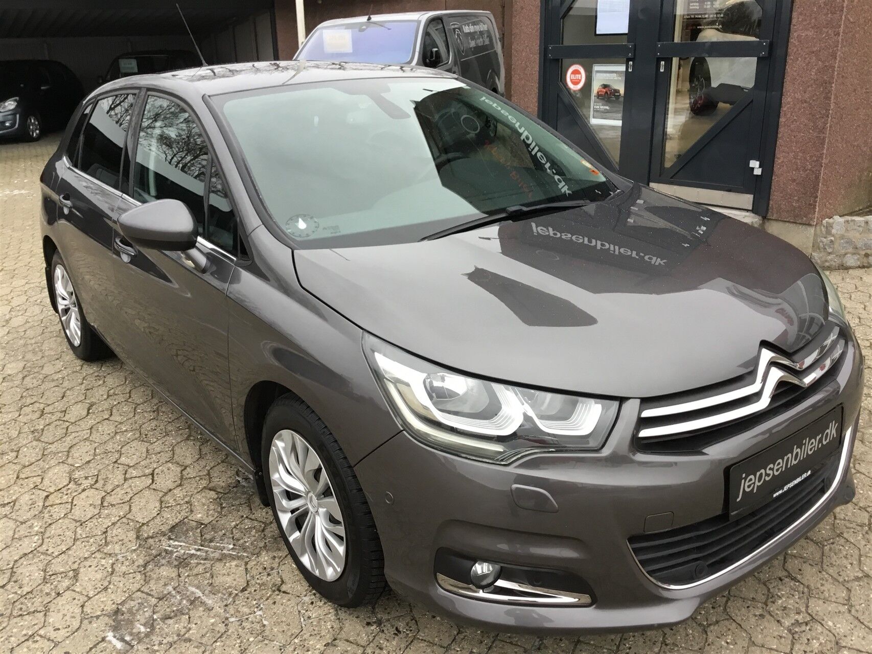 Billede af Citroën C4 1,6 Blue HDi Feel EAT6 start/stop 120HK 5d 6g Aut.