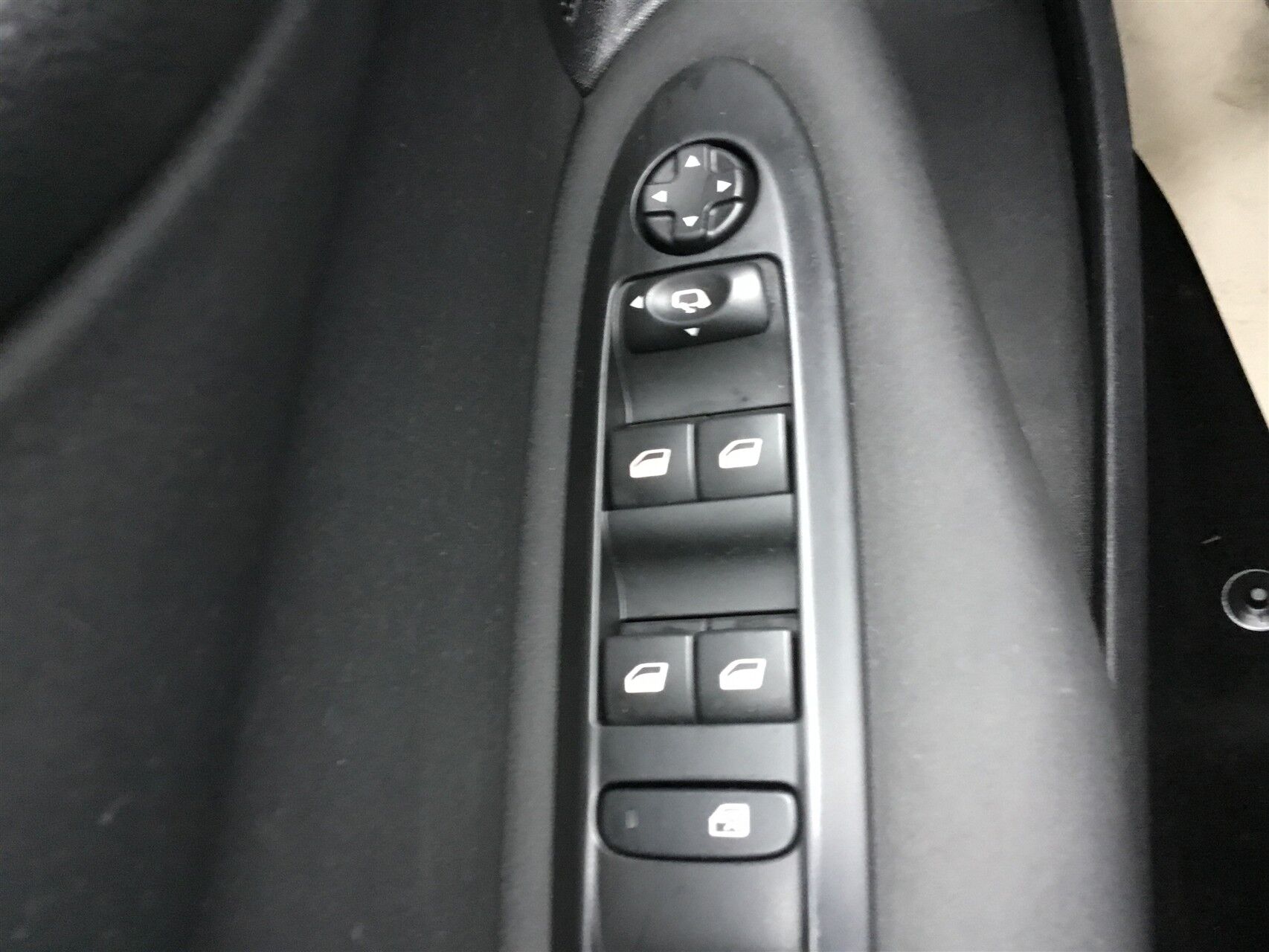 Billede af Citroën C4 1,6 Blue HDi Feel EAT6 start/stop 120HK 5d 6g Aut.