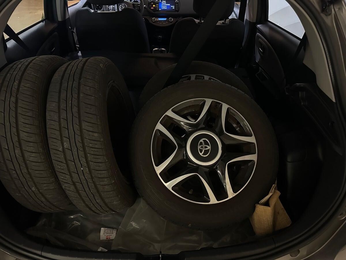 Billede af Toyota Yaris 1,5 Hybrid H2 E-CVT 100HK 5d Trinl. Gear