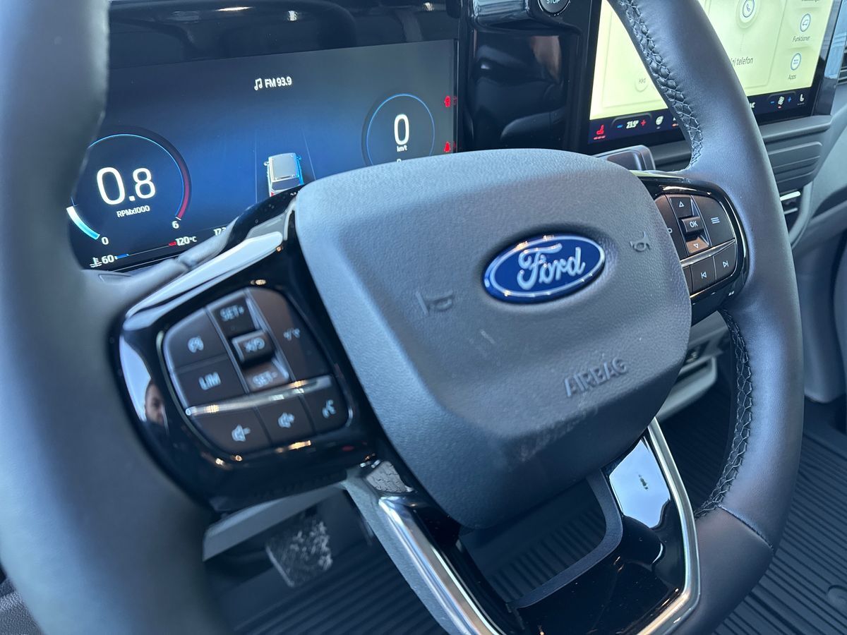 Billede af Ford Transit Custom 320 L2H1 2,0 EcoBlue Limited 170HK Van 8g Aut.