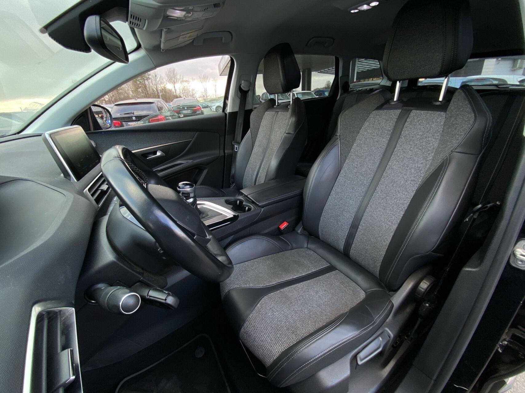 Billede af Peugeot 5008 1,2 e-THP Allure 130HK 5d