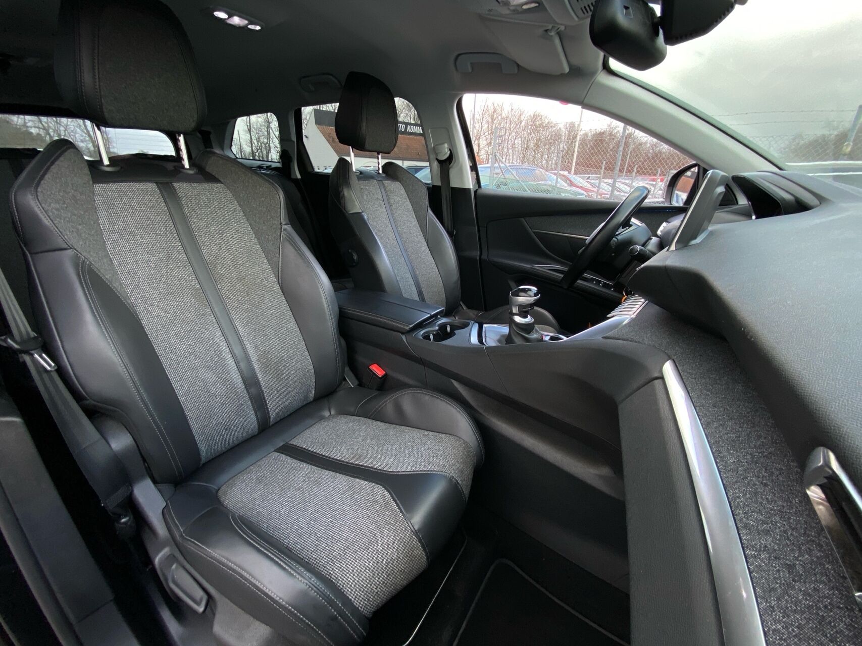 Billede af Peugeot 5008 1,2 e-THP Allure 130HK 5d