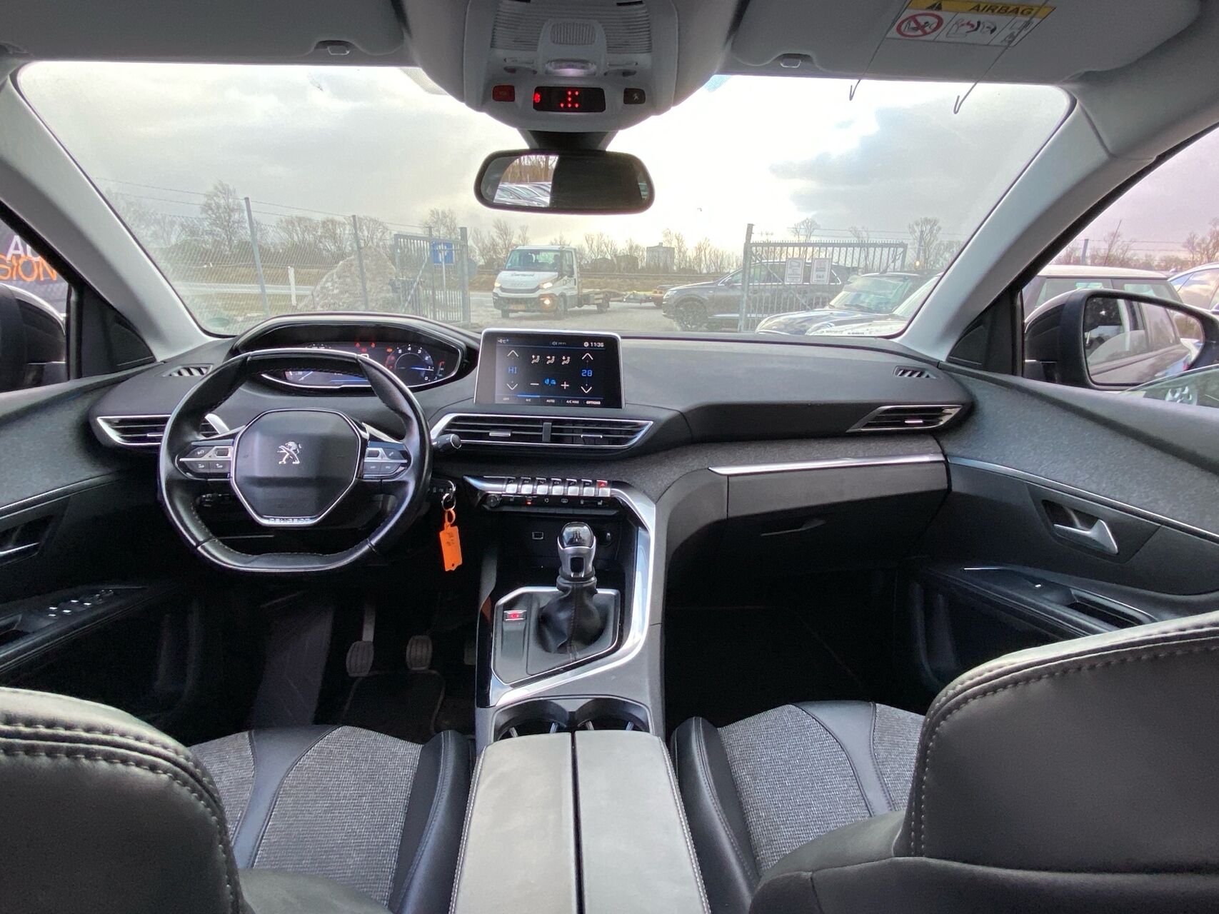 Billede af Peugeot 5008 1,2 e-THP Allure 130HK 5d