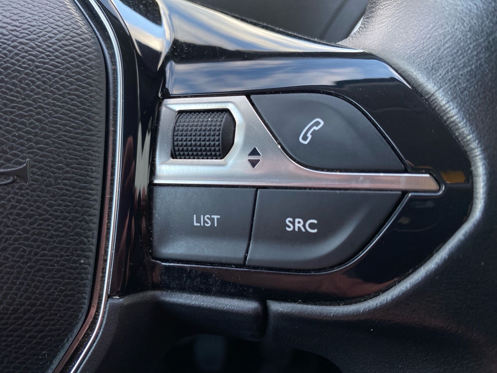 Billede af Peugeot 5008 1,2 e-THP Allure 130HK 5d