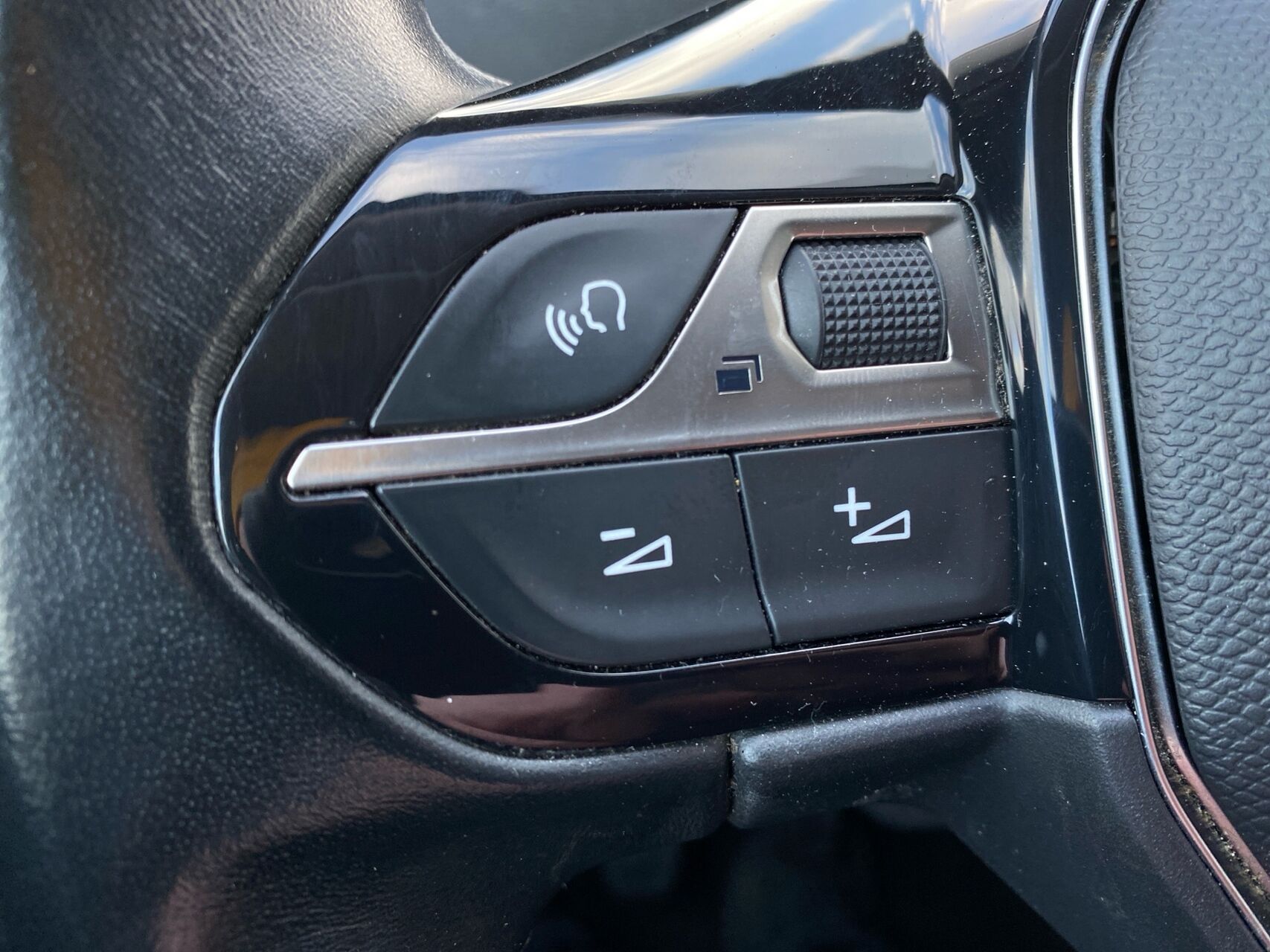 Billede af Peugeot 5008 1,2 e-THP Allure 130HK 5d