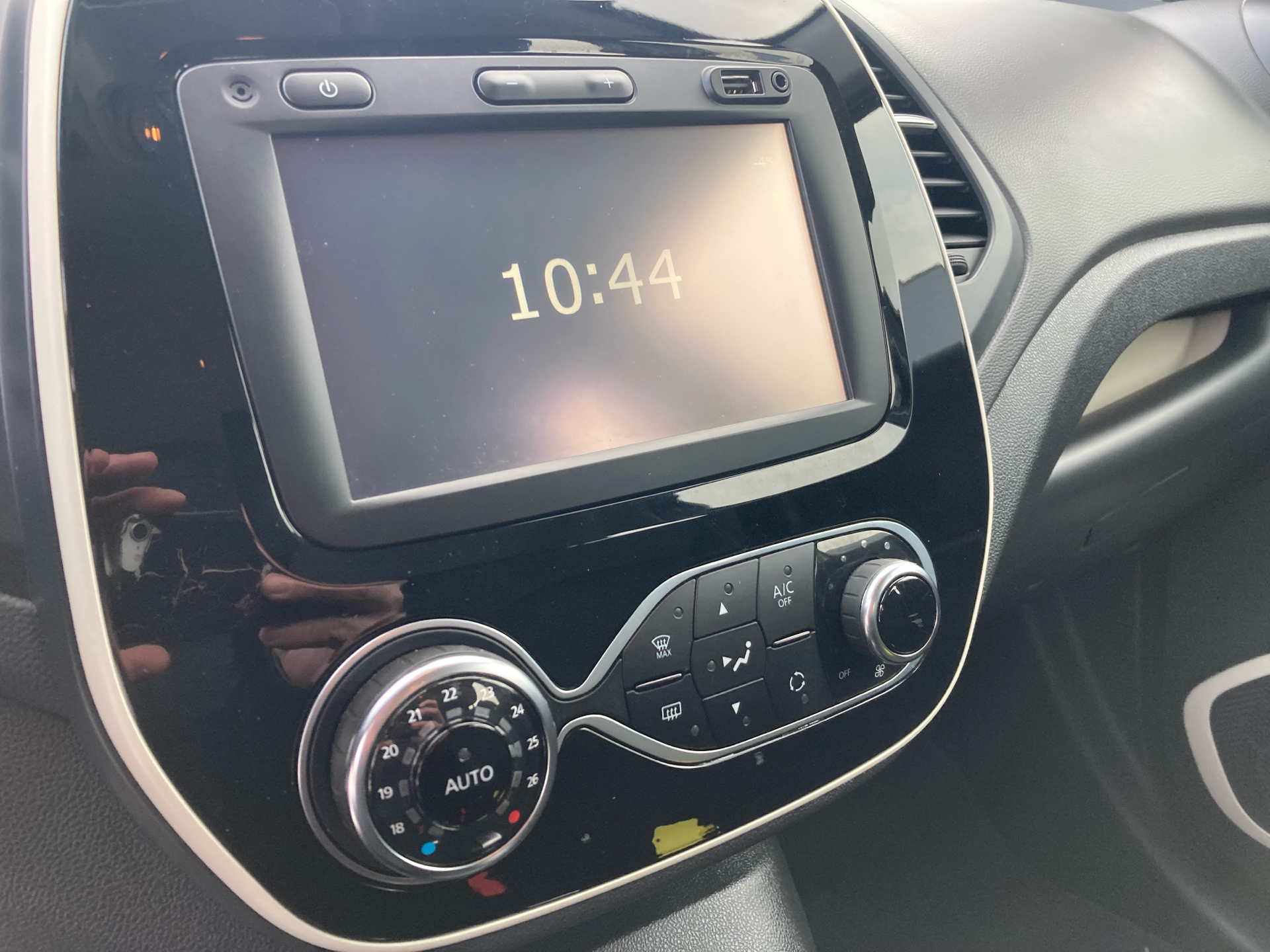 Billede af Renault Captur 1,2 TCE Zen EDC 120HK 5d 6g Aut.