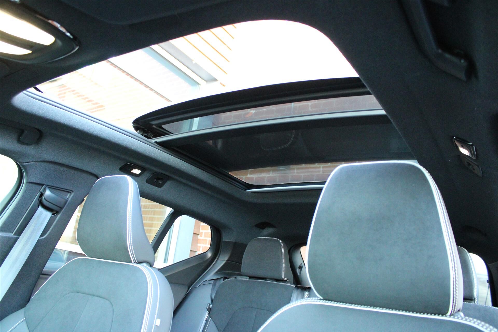 Billede af Volvo EX40 Single Motor Extended Range Ultra 252HK 5d Aut.