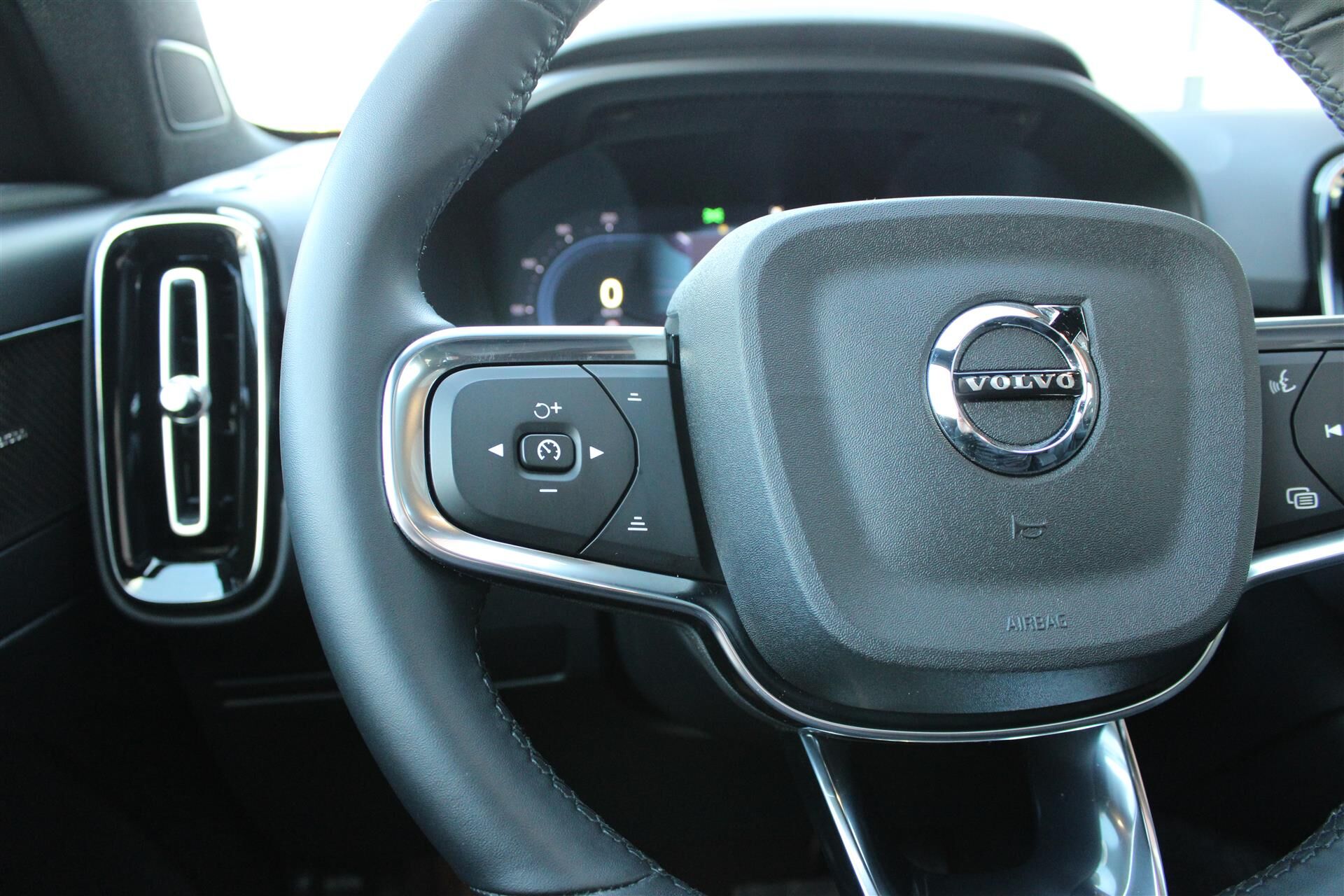 Billede af Volvo EX40 Single Motor Extended Range Ultra 252HK 5d Aut.