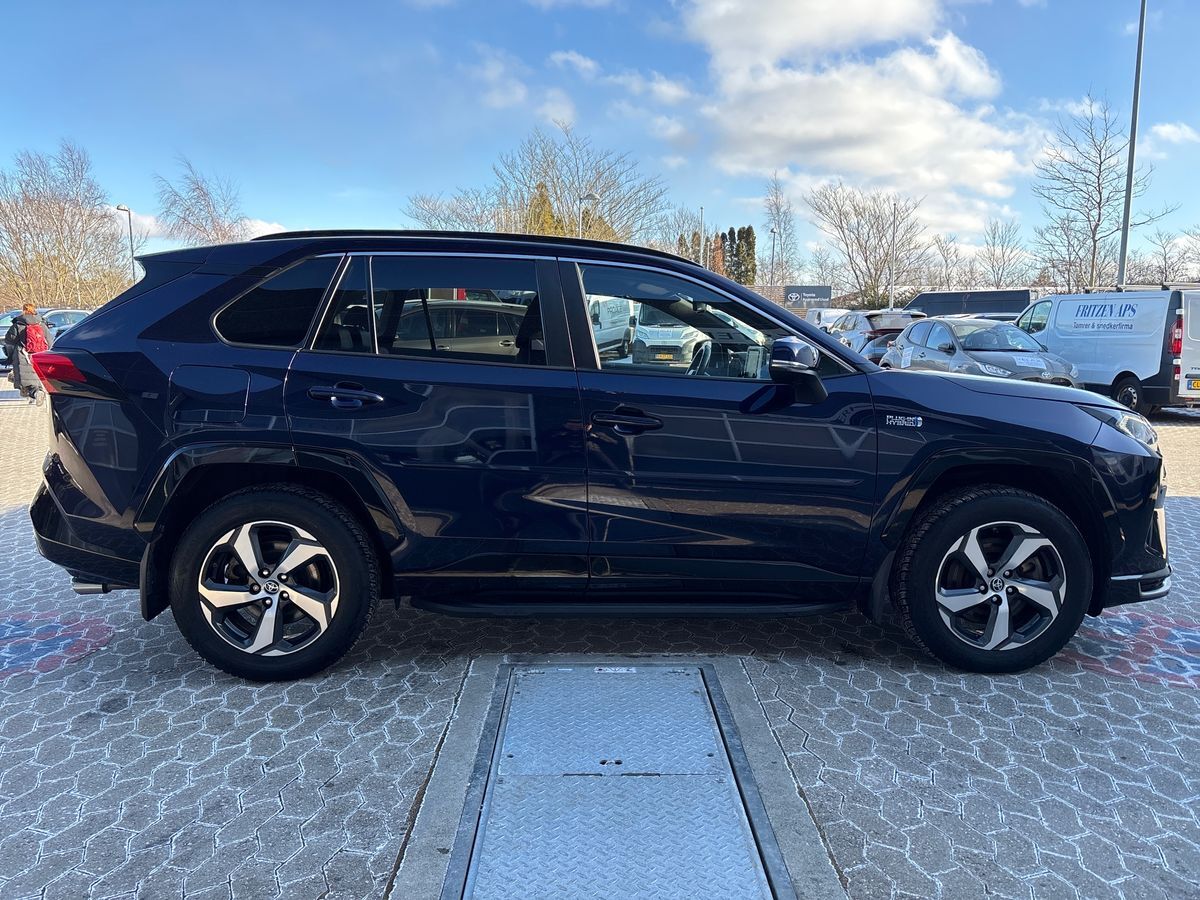 Billede af Toyota RAV4 Plug-in 2,5 Plugin-hybrid H3 Premium AWD 306HK 5d 6g Aut.