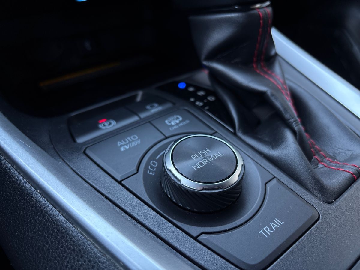 Billede af Toyota RAV4 Plug-in 2,5 Plugin-hybrid H3 Premium AWD 306HK 5d 6g Aut.