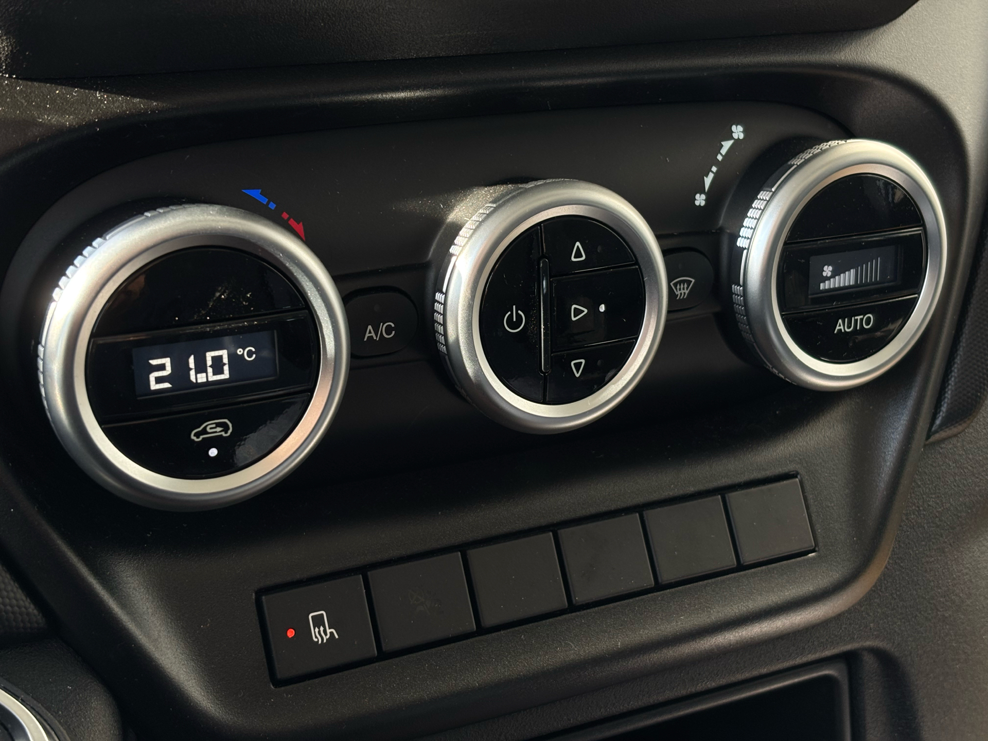 Billede af Iveco Daily 35S18 3750mm 3,0 D 180HK Ladv./Chas. 8g Aut.