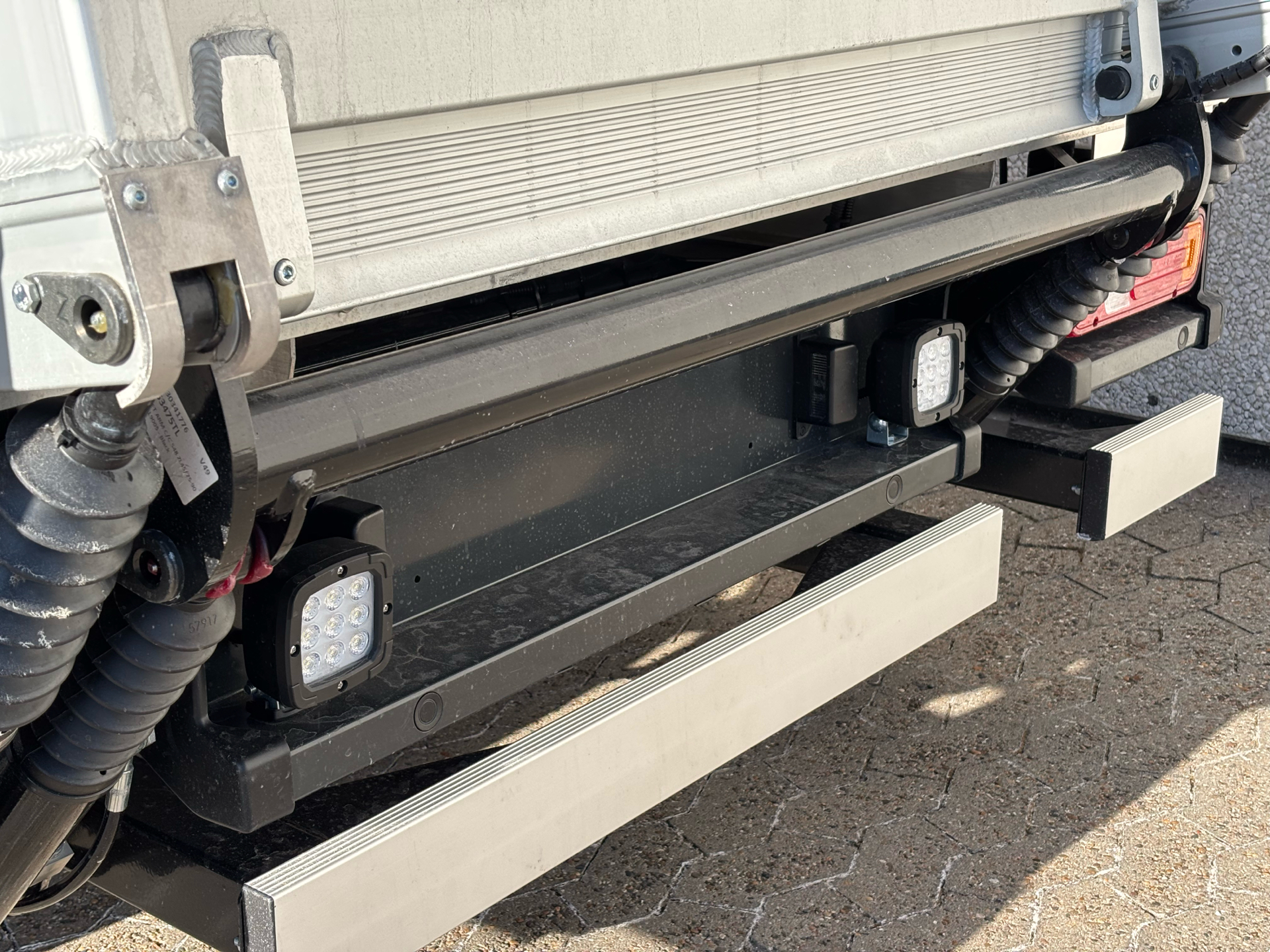 Billede af Iveco Daily 35S18 3750mm 3,0 D 180HK Ladv./Chas. 8g Aut.