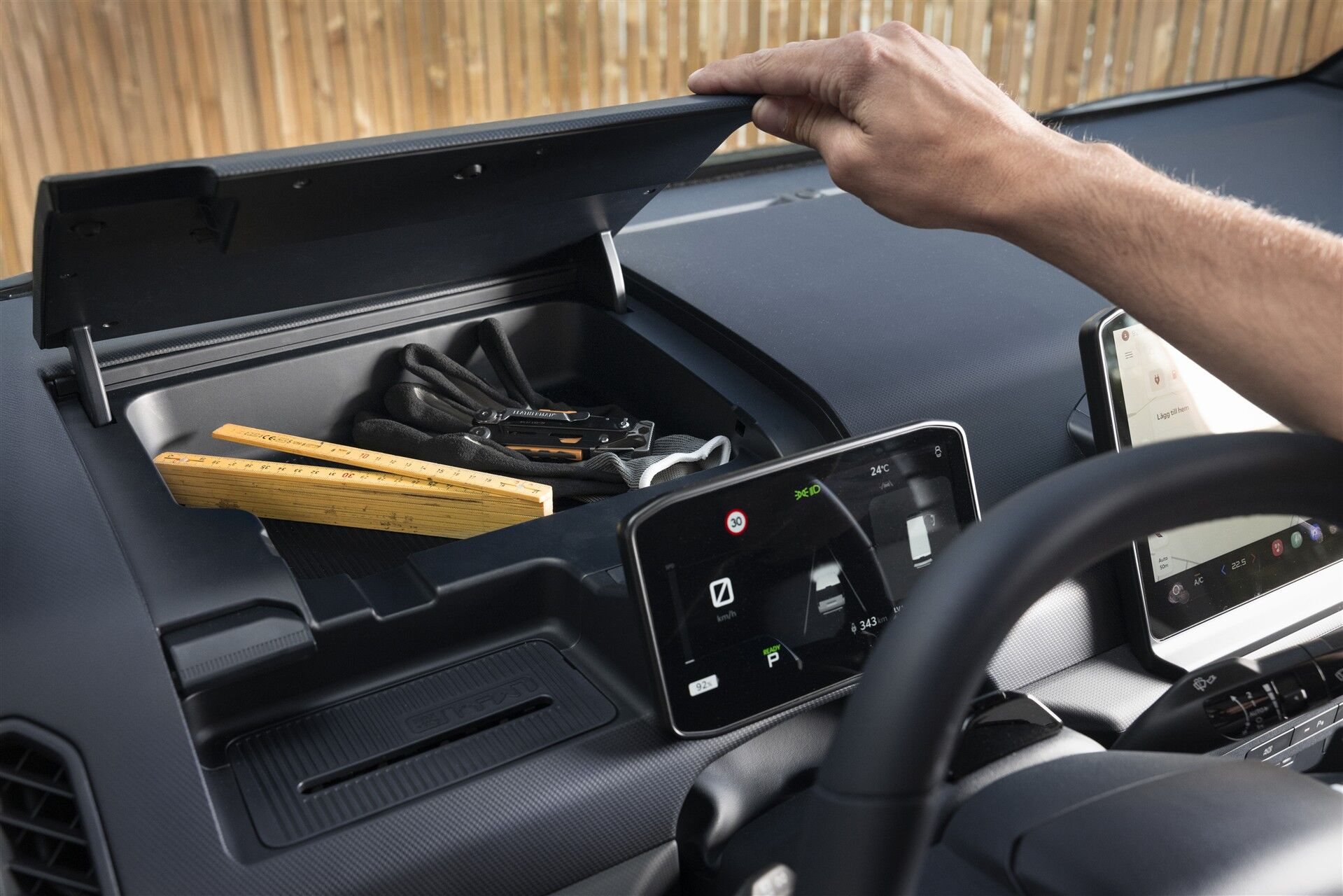 Billede af Kia PV5 Cargo L2H1 EL Standard Range Work 121HK Van Aut.