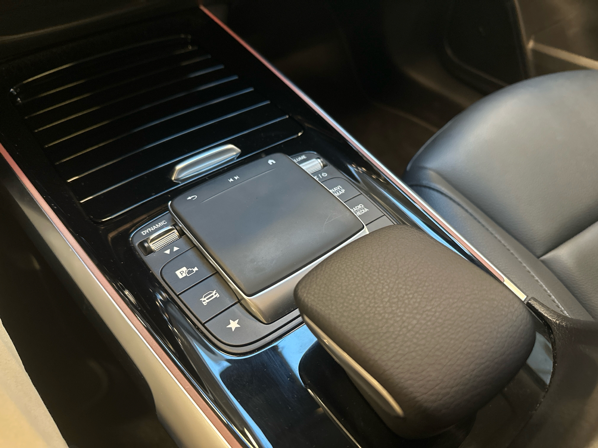 Billede af Mercedes-Benz EQB 300 EL 4Matic 228HK 5d Aut.