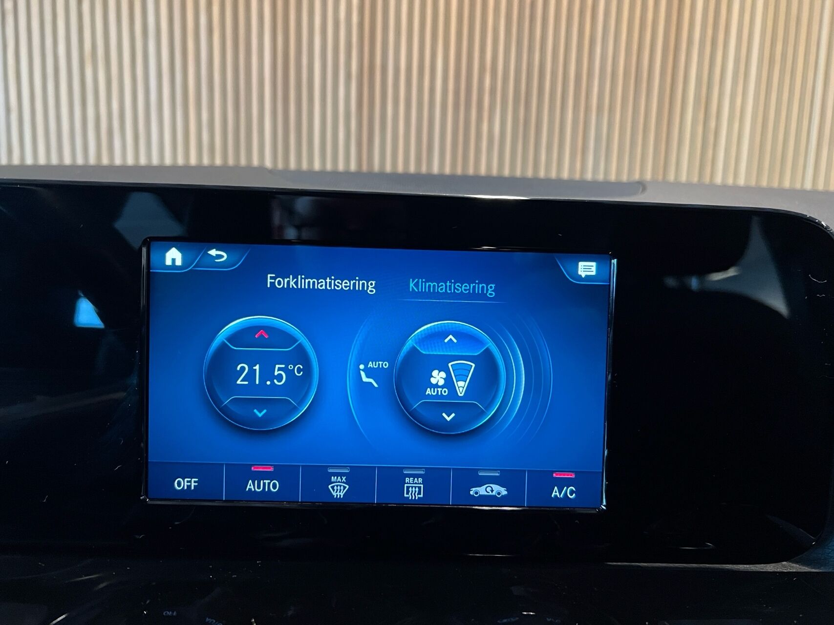 Billede af Mercedes-Benz EQA 250 EL Progressive 190HK 5d Aut.