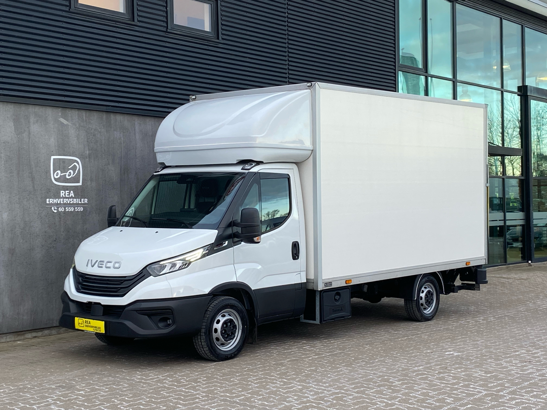 Billede af Iveco Daily 35S18 4100mm 3,0 D 180HK Ladv./Chas. 8g Aut.