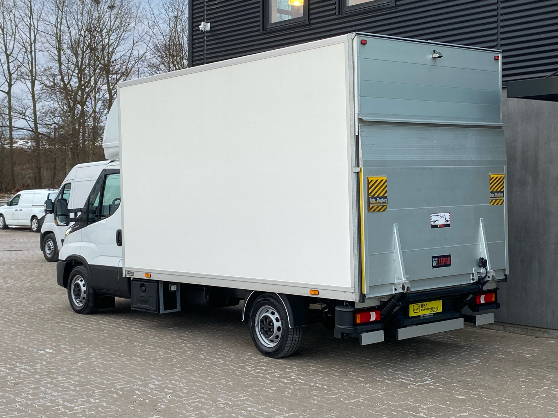 Billede af Iveco Daily 35S18 4100mm 3,0 D 180HK Ladv./Chas. 8g Aut.