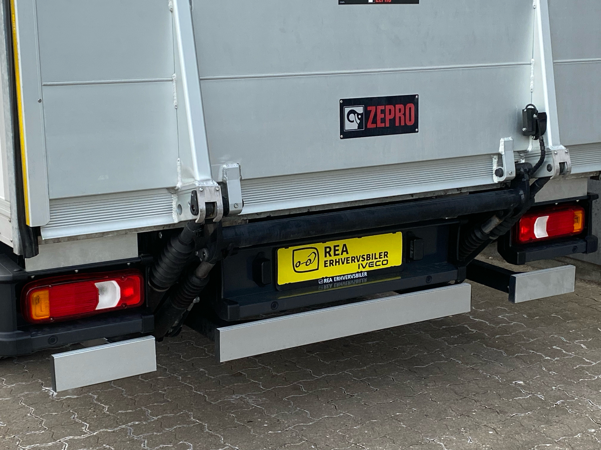 Billede af Iveco Daily 35S18 4100mm 3,0 D 180HK Ladv./Chas. 8g Aut.