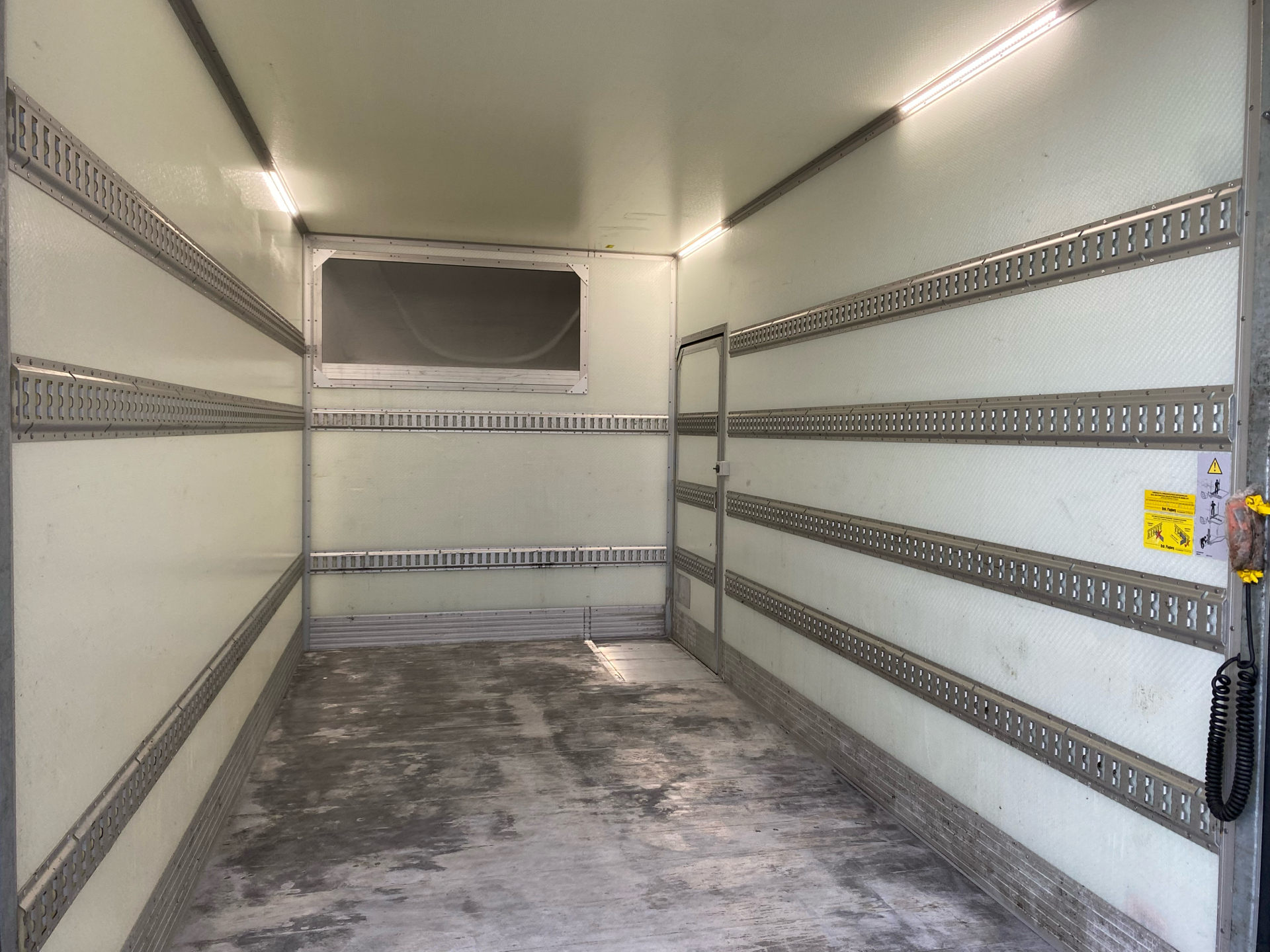 Billede af Iveco Daily 35S18 4100mm 3,0 D 180HK Ladv./Chas. 8g Aut.