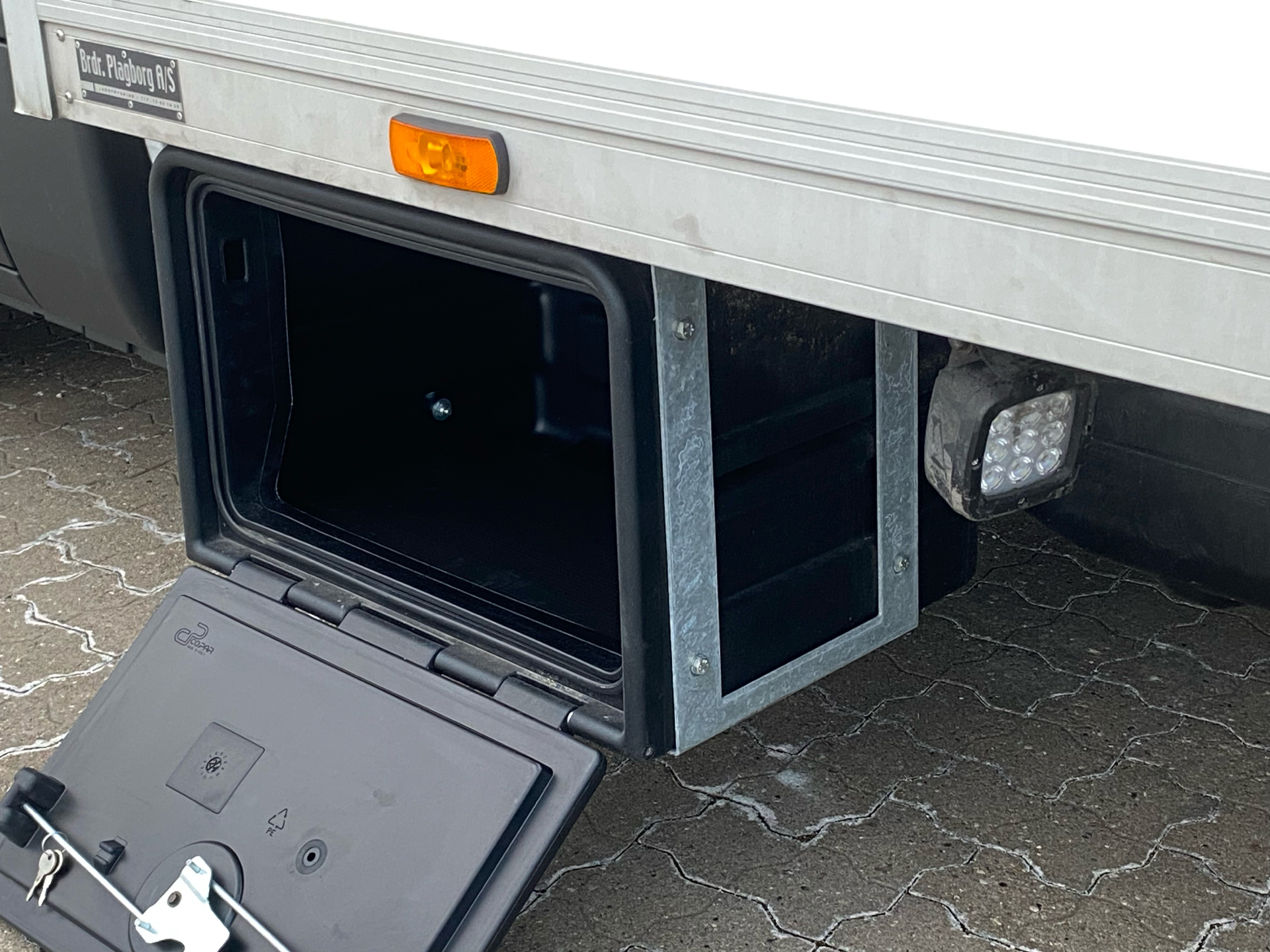 Billede af Iveco Daily 35S18 4100mm 3,0 D 180HK Ladv./Chas. 8g Aut.