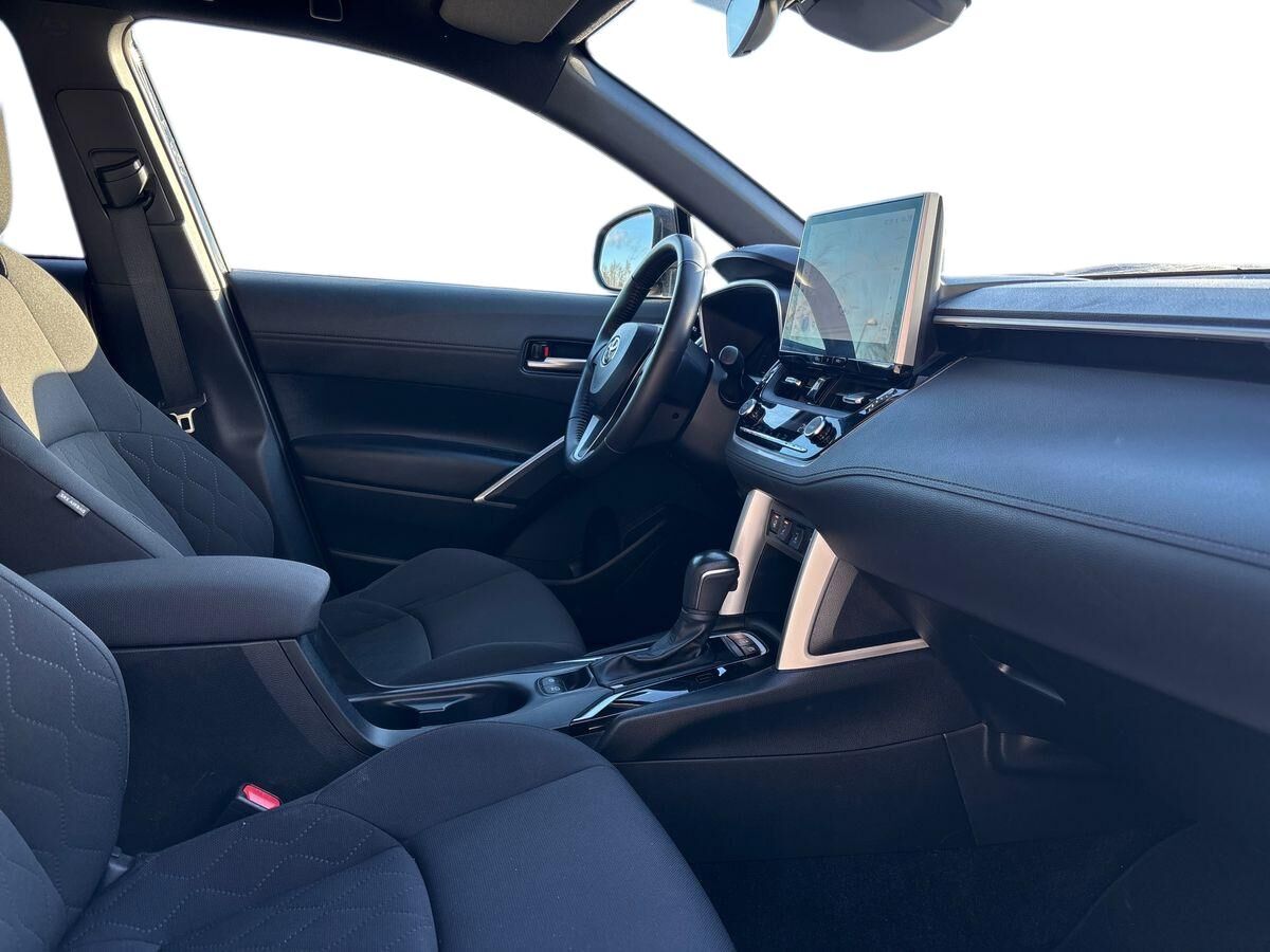 Billede af Toyota Corolla Cross 2,0 Hybrid Style E-CVT 197HK 5d Aut.