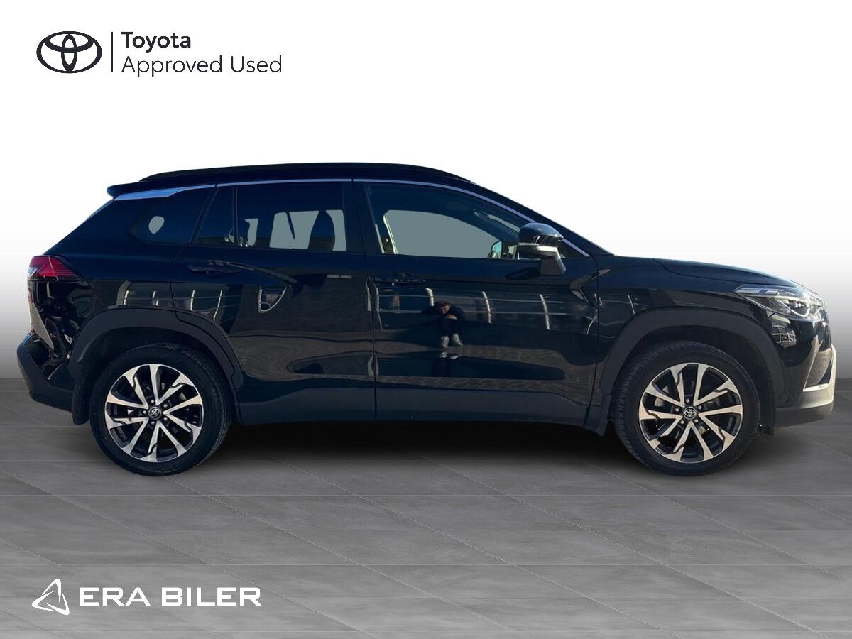 Billede af Toyota Corolla Cross 2,0 Hybrid Style E-CVT 197HK 5d Aut.