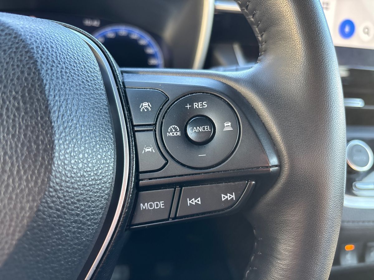 Billede af Toyota Corolla Cross 2,0 Hybrid Style E-CVT 197HK 5d Aut.