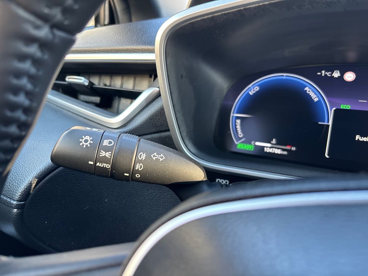 Billede af Toyota Corolla Cross 2,0 Hybrid Style E-CVT 197HK 5d Aut.