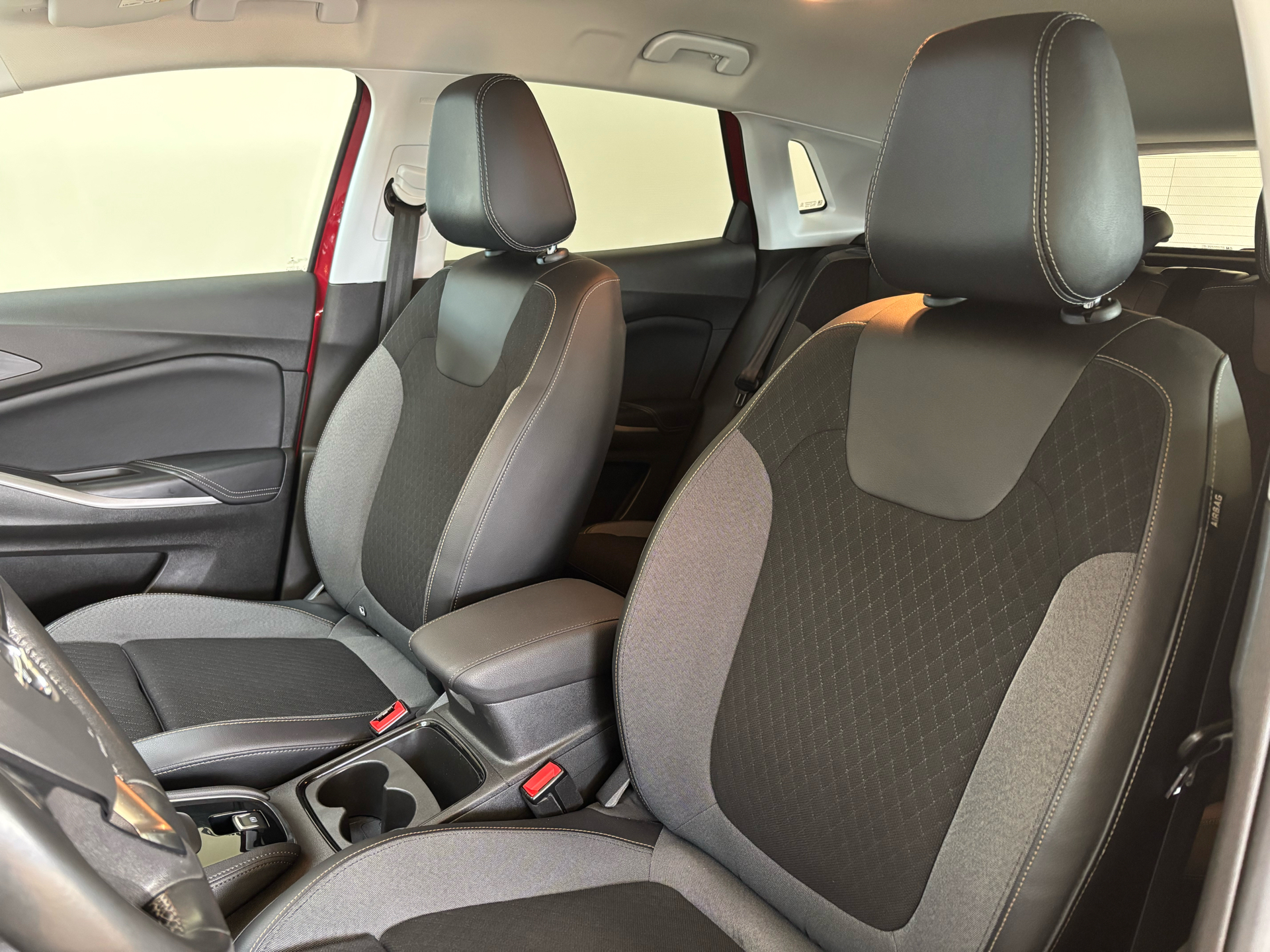 Billede af Opel Grandland 1,5 BlueHDi Elegance EAT8 130HK 5d 8g Aut.