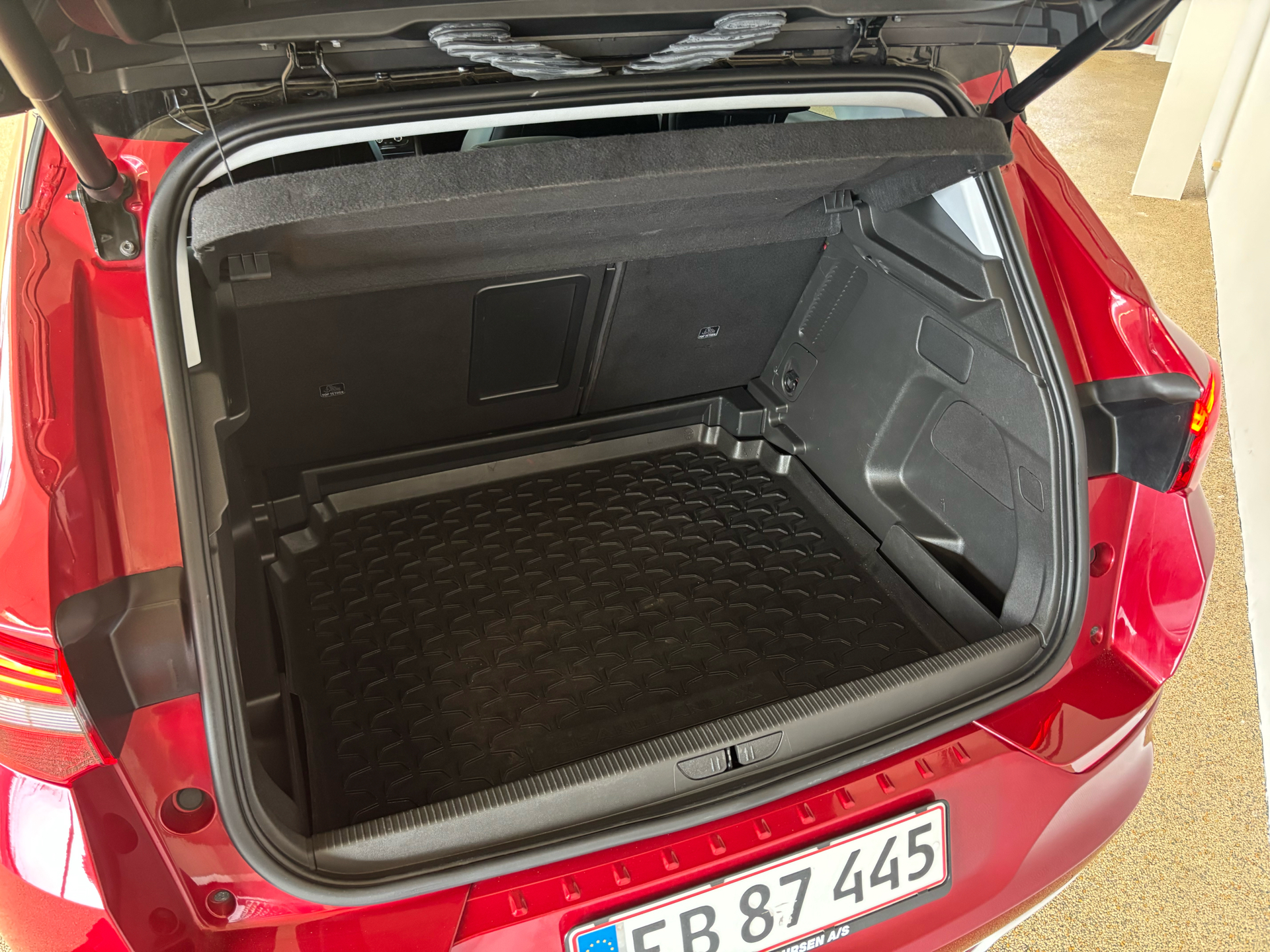 Billede af Opel Grandland 1,5 BlueHDi Elegance EAT8 130HK 5d 8g Aut.