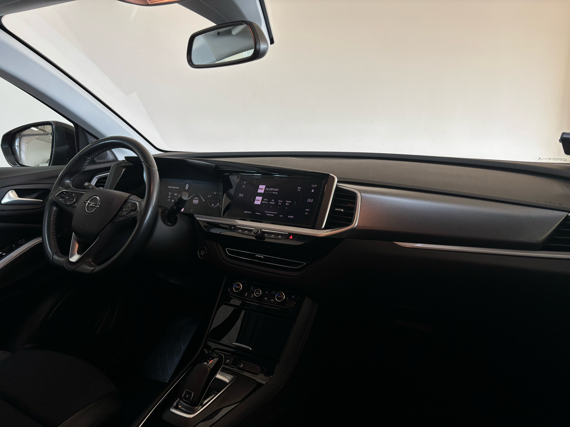 Billede af Opel Grandland 1,5 BlueHDi Elegance EAT8 130HK 5d 8g Aut.