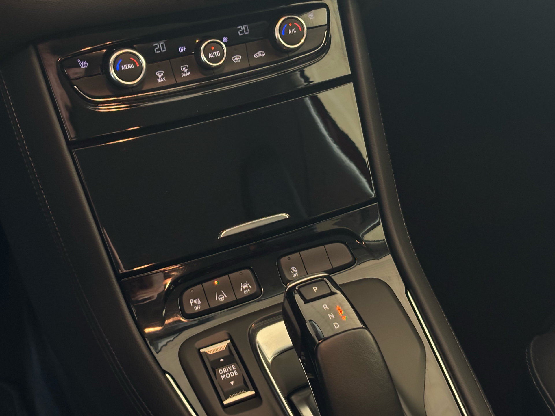 Billede af Opel Grandland 1,5 BlueHDi Elegance EAT8 130HK 5d 8g Aut.