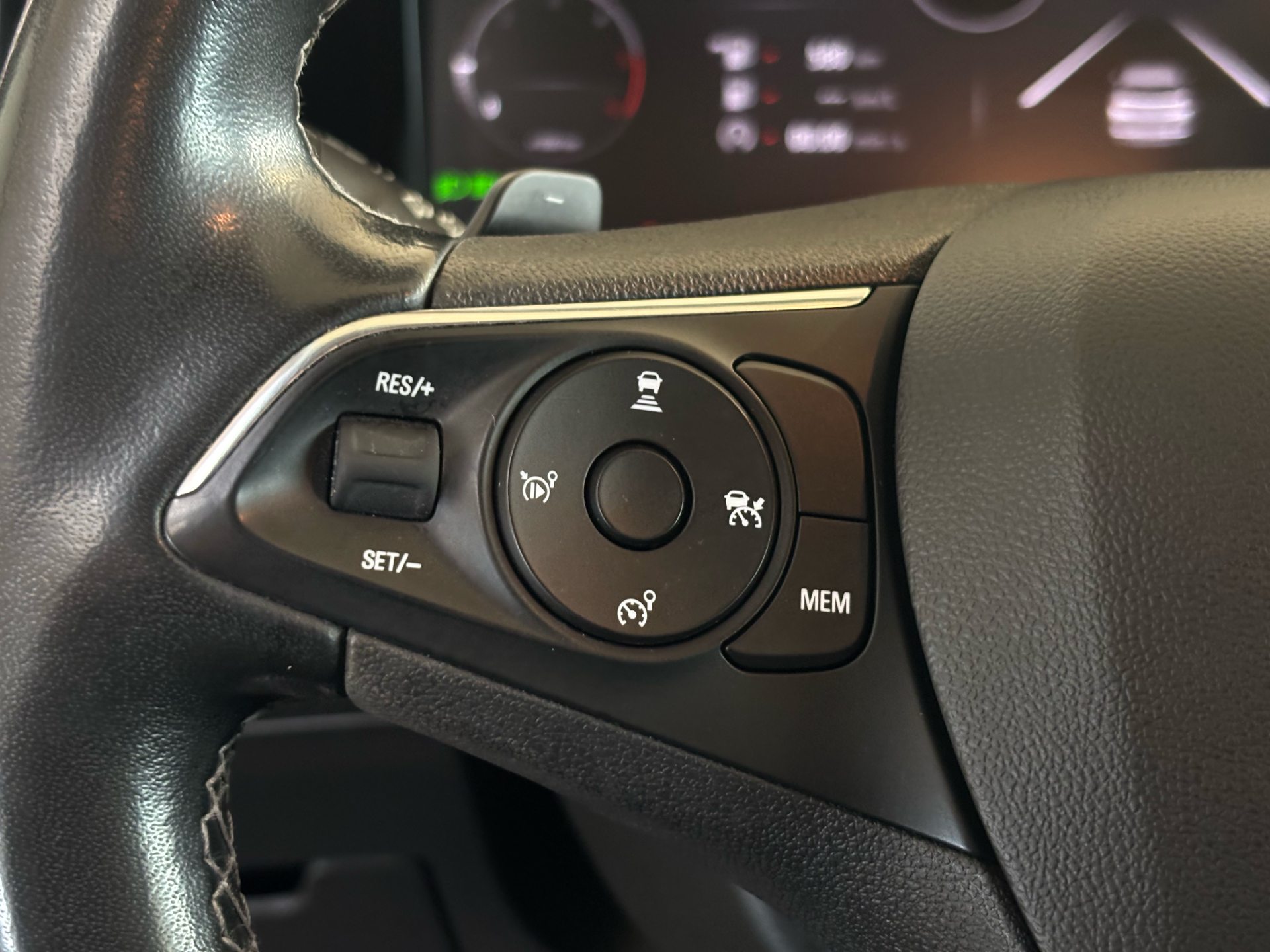 Billede af Opel Grandland 1,5 BlueHDi Elegance EAT8 130HK 5d 8g Aut.